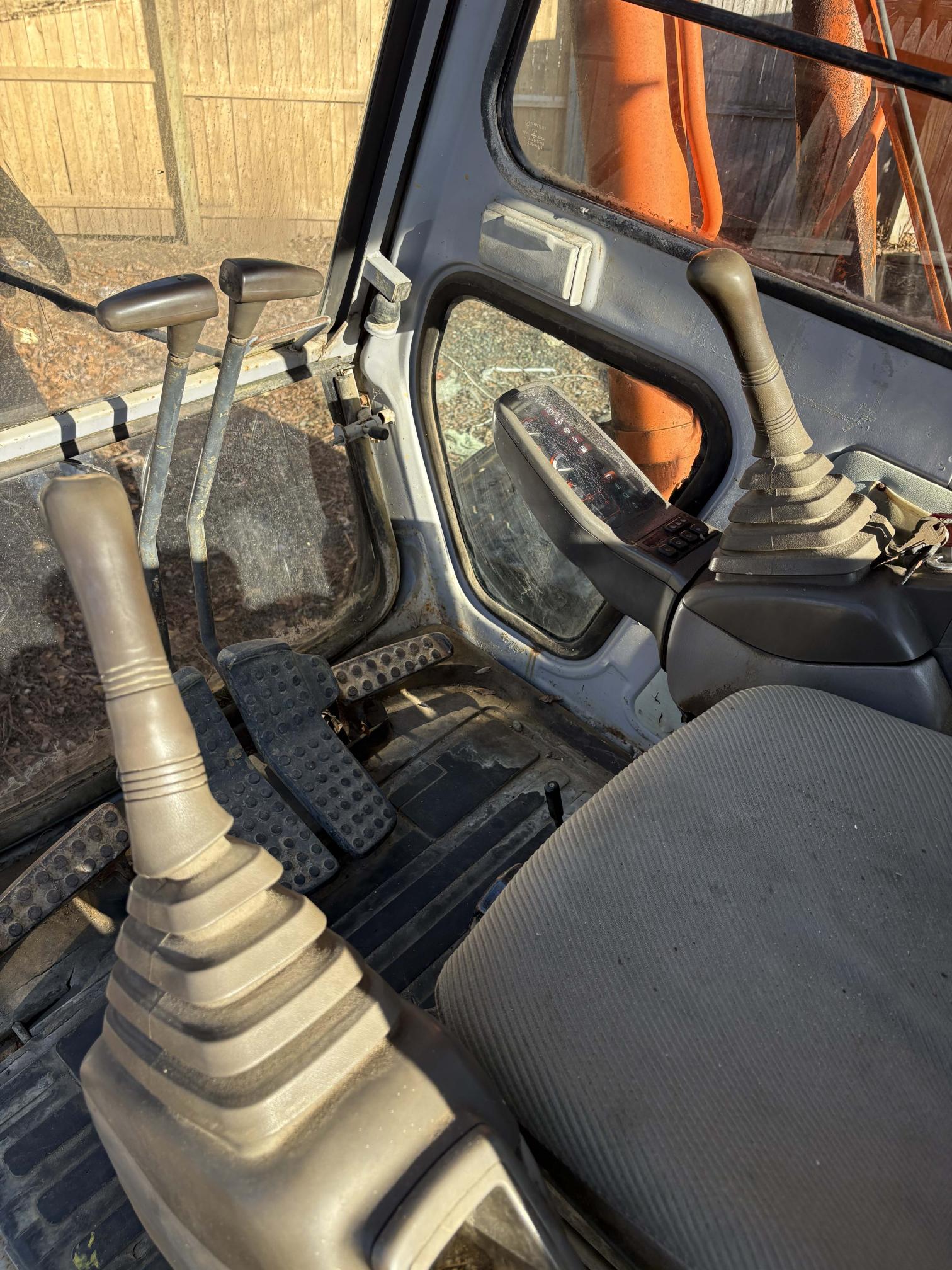 1994 HITACHI EX100-2 - view 14 of 17