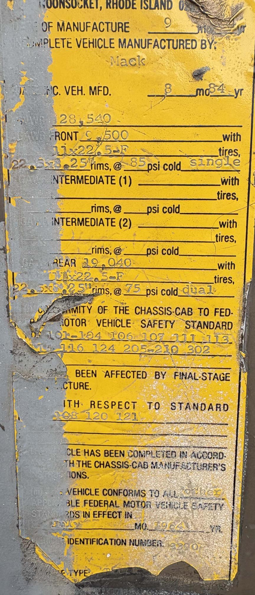 1985 MACK U690T - Image 14