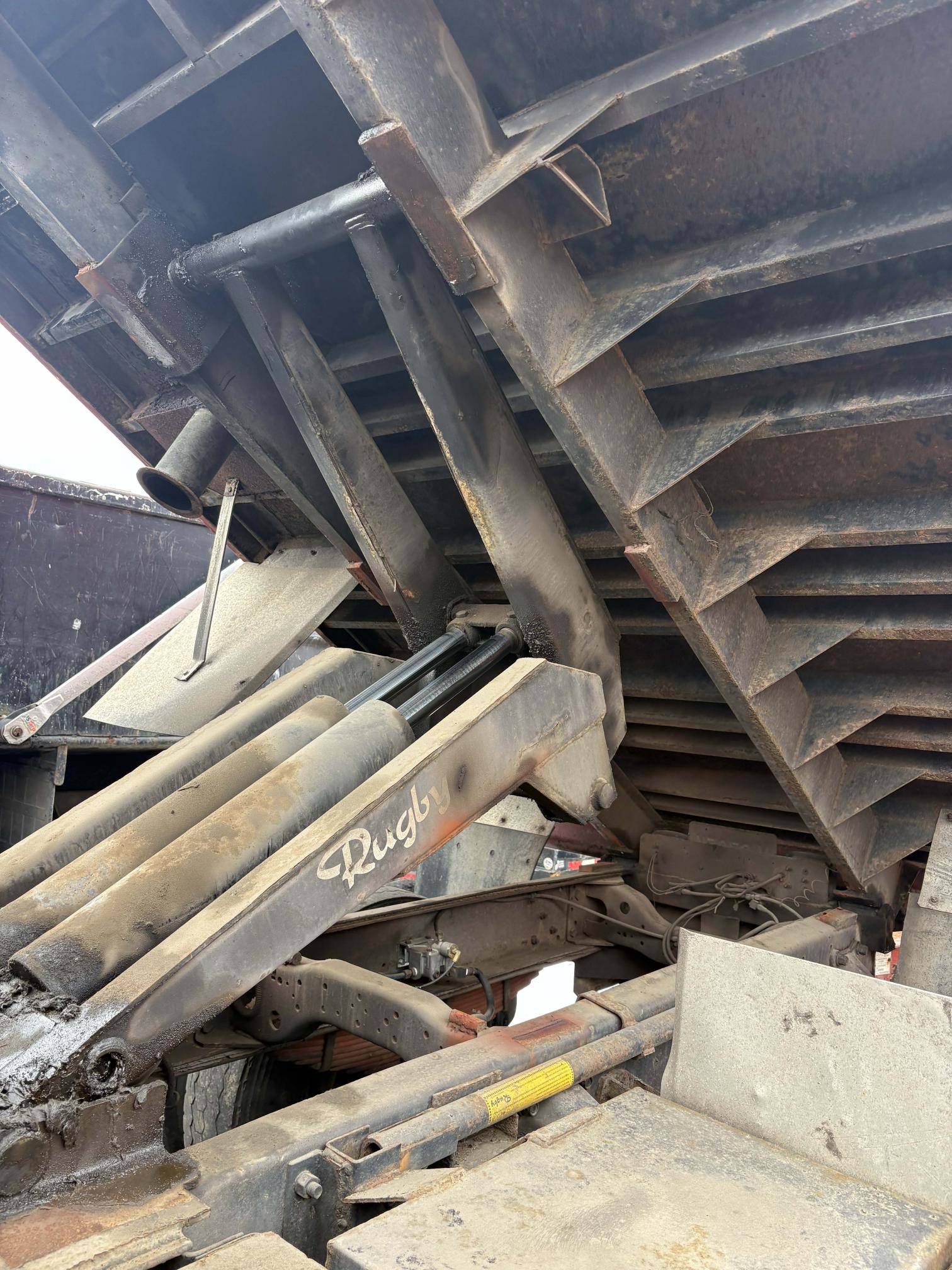 1985 MACK U690T - view 6 of 14