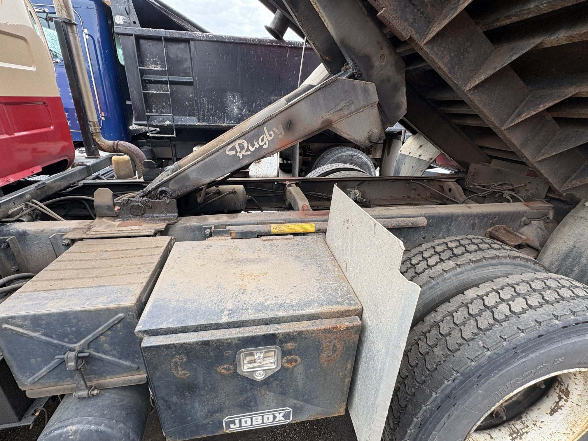 1985 MACK U690T - view 5 of 14