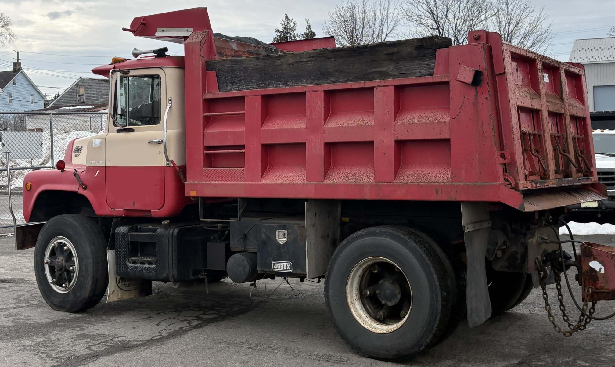 1985 MACK U690T - view 4 of 14