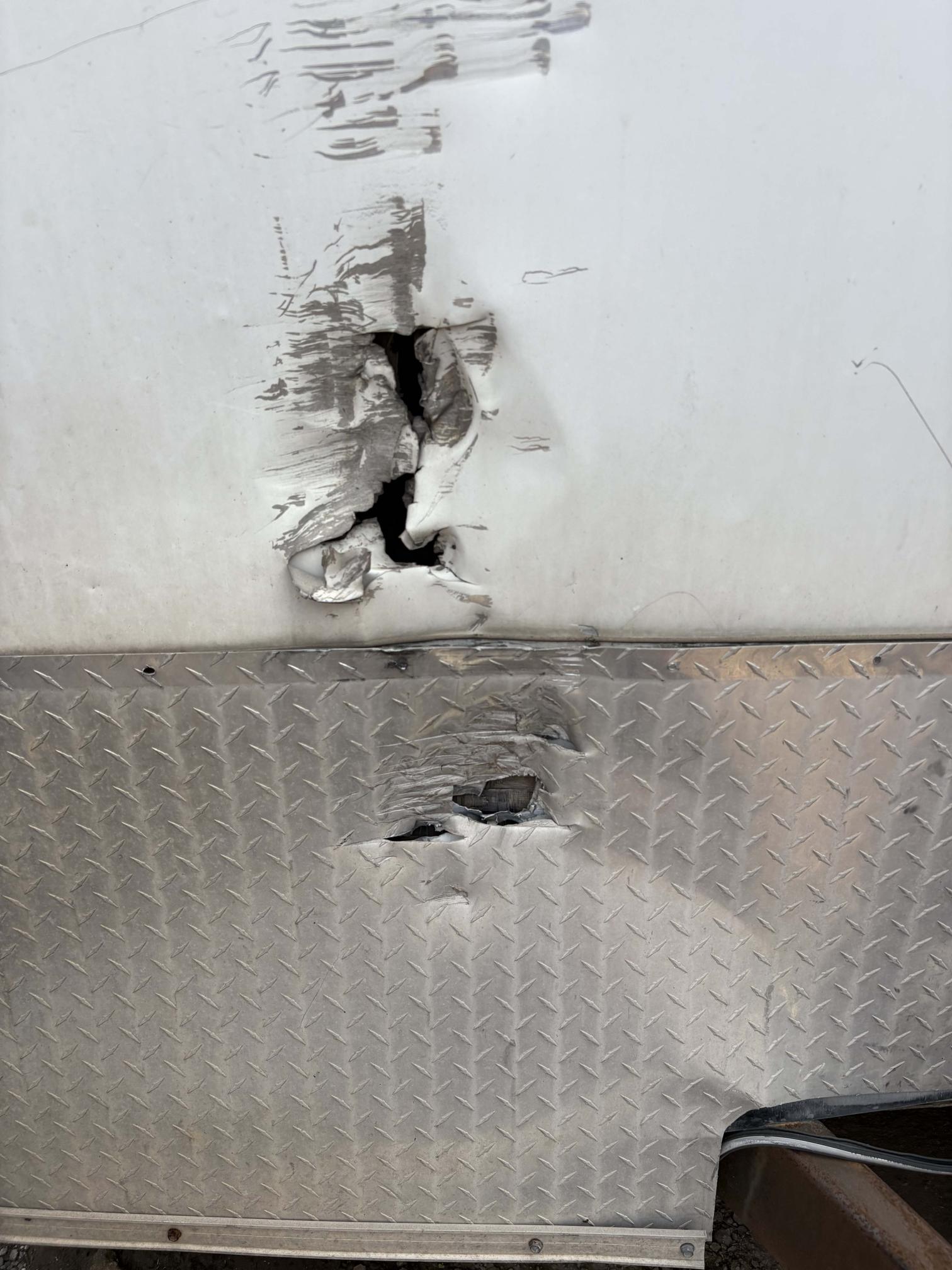 2010 UNITED Expressline Enclosed Trailer - view 8 of 11