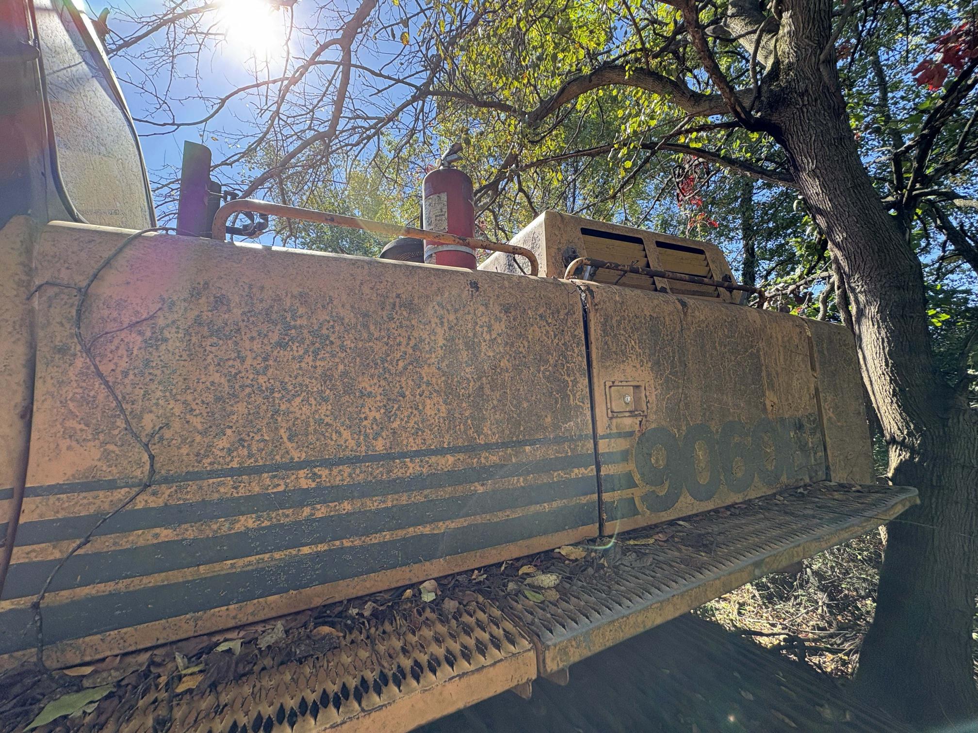 1996 CASE 9060B - view 2 of 7