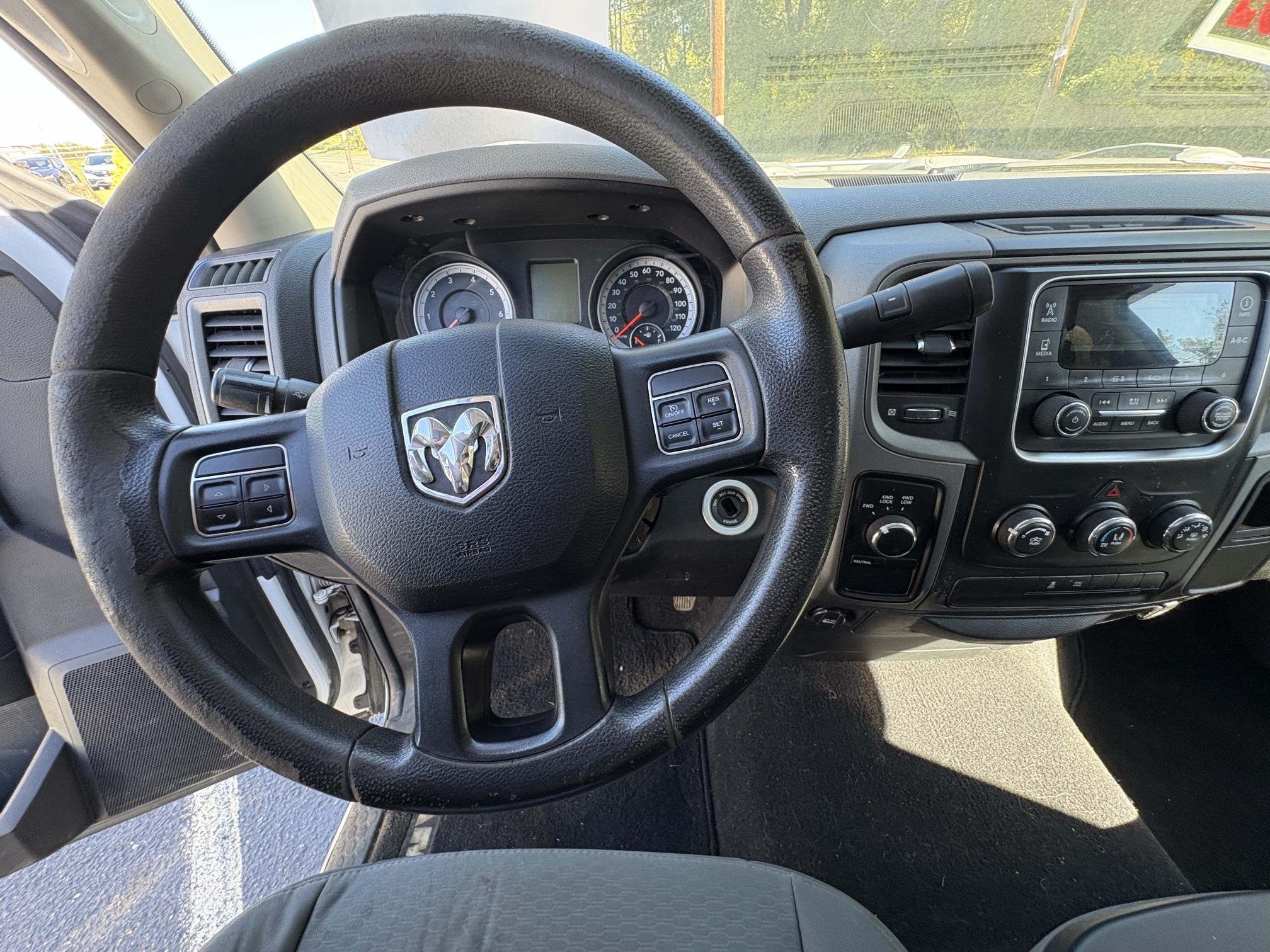 2013 RAM 1500 Quad Cab - view 11 of 24