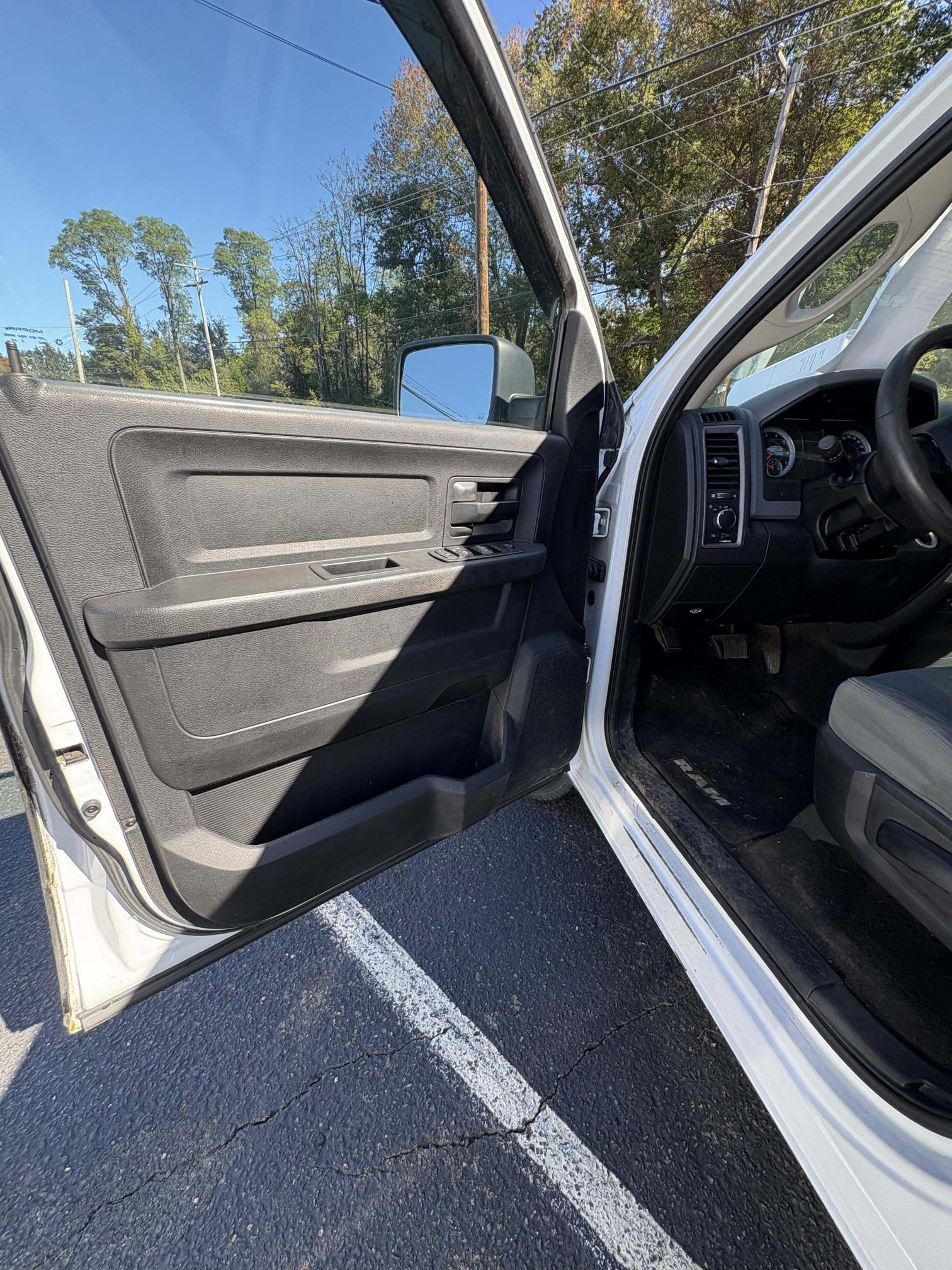 2013 RAM 1500 Quad Cab - Image 10