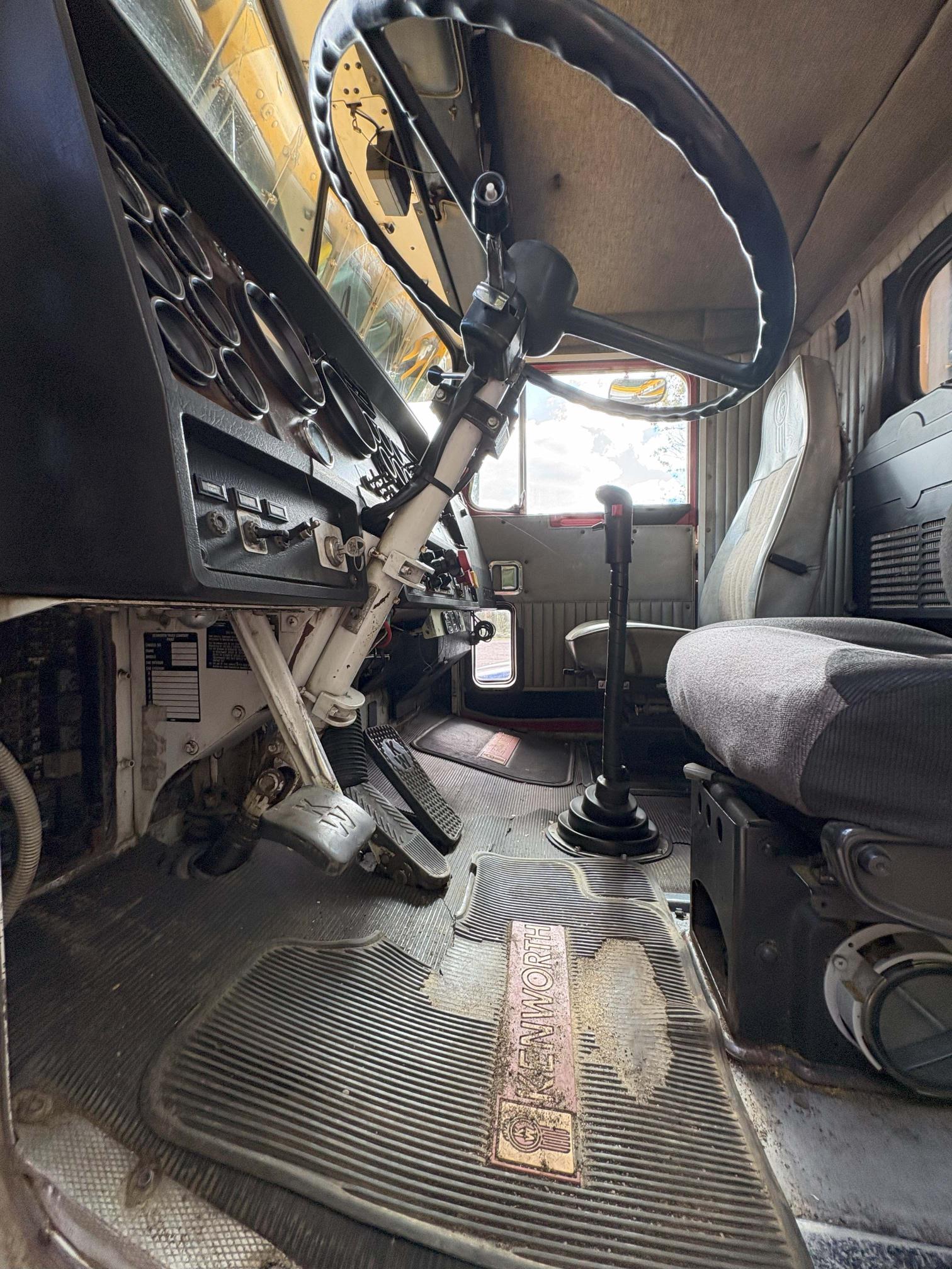 1997 KENWORTH W900 - Image 12