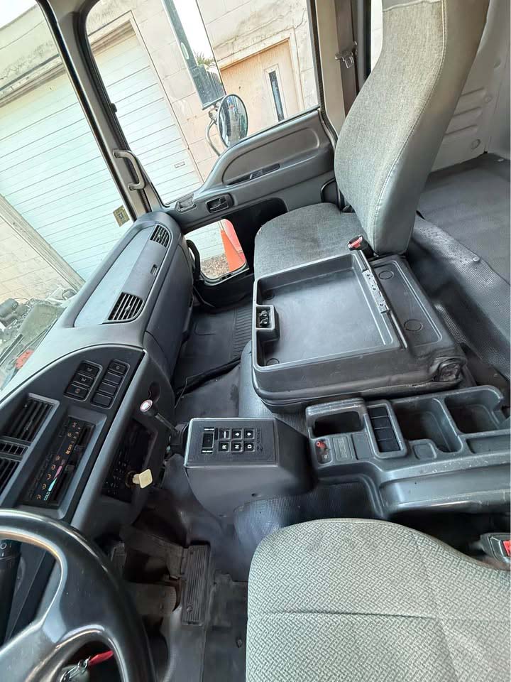 2008 ISUZU FXR - view 6 of 9