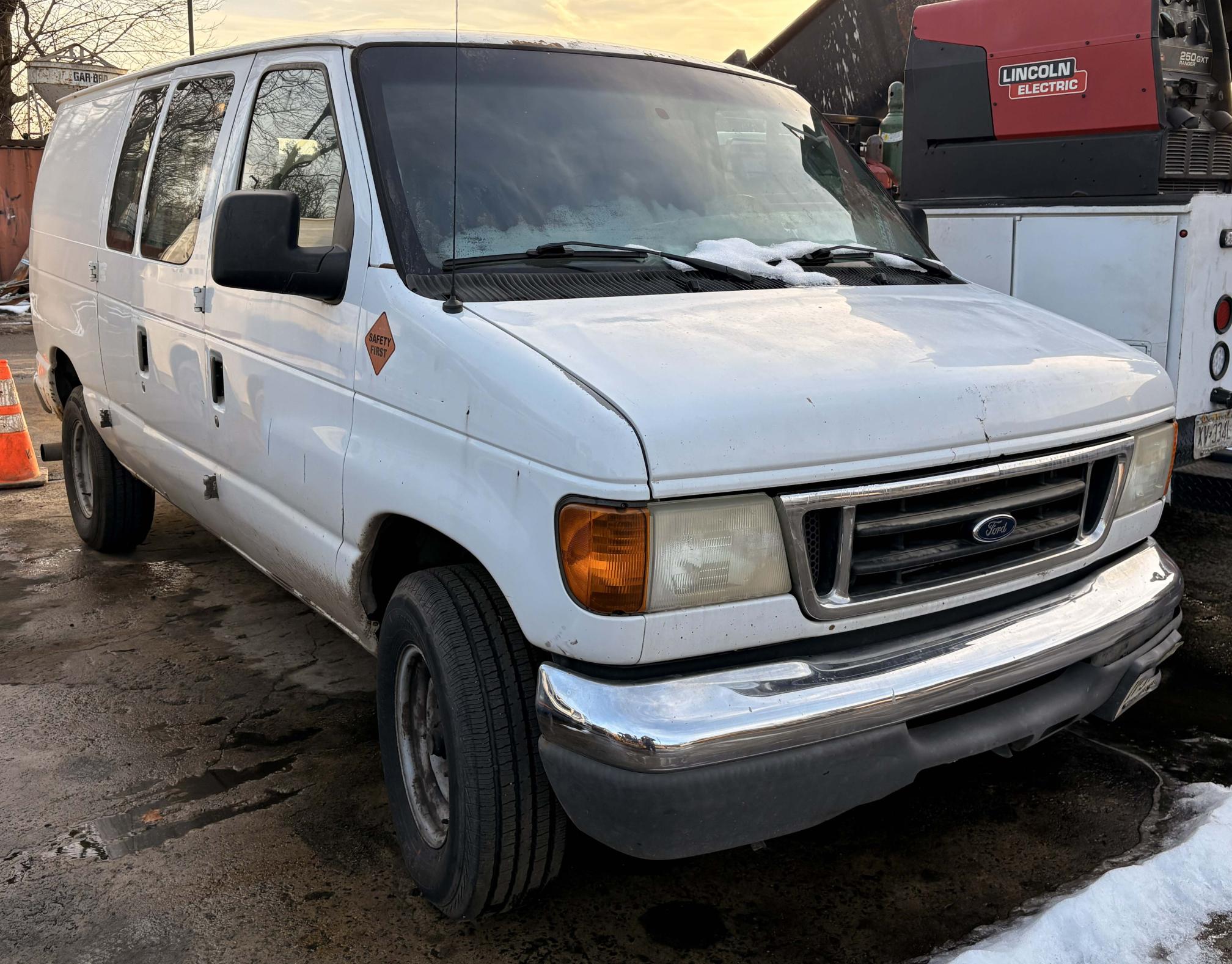 2007 FORD E-350 - Image 3