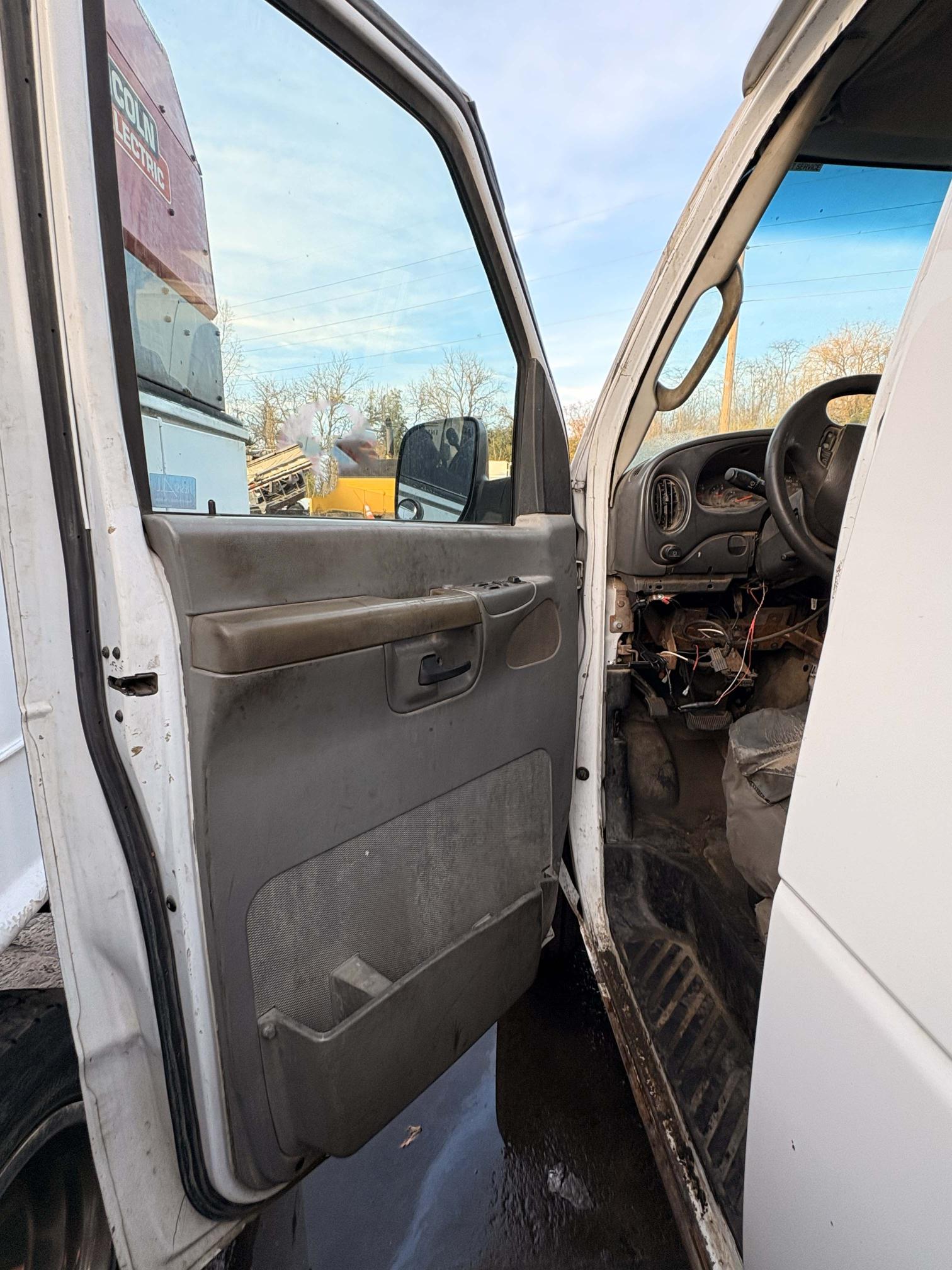 2007 FORD E-350 - view 8 of 11