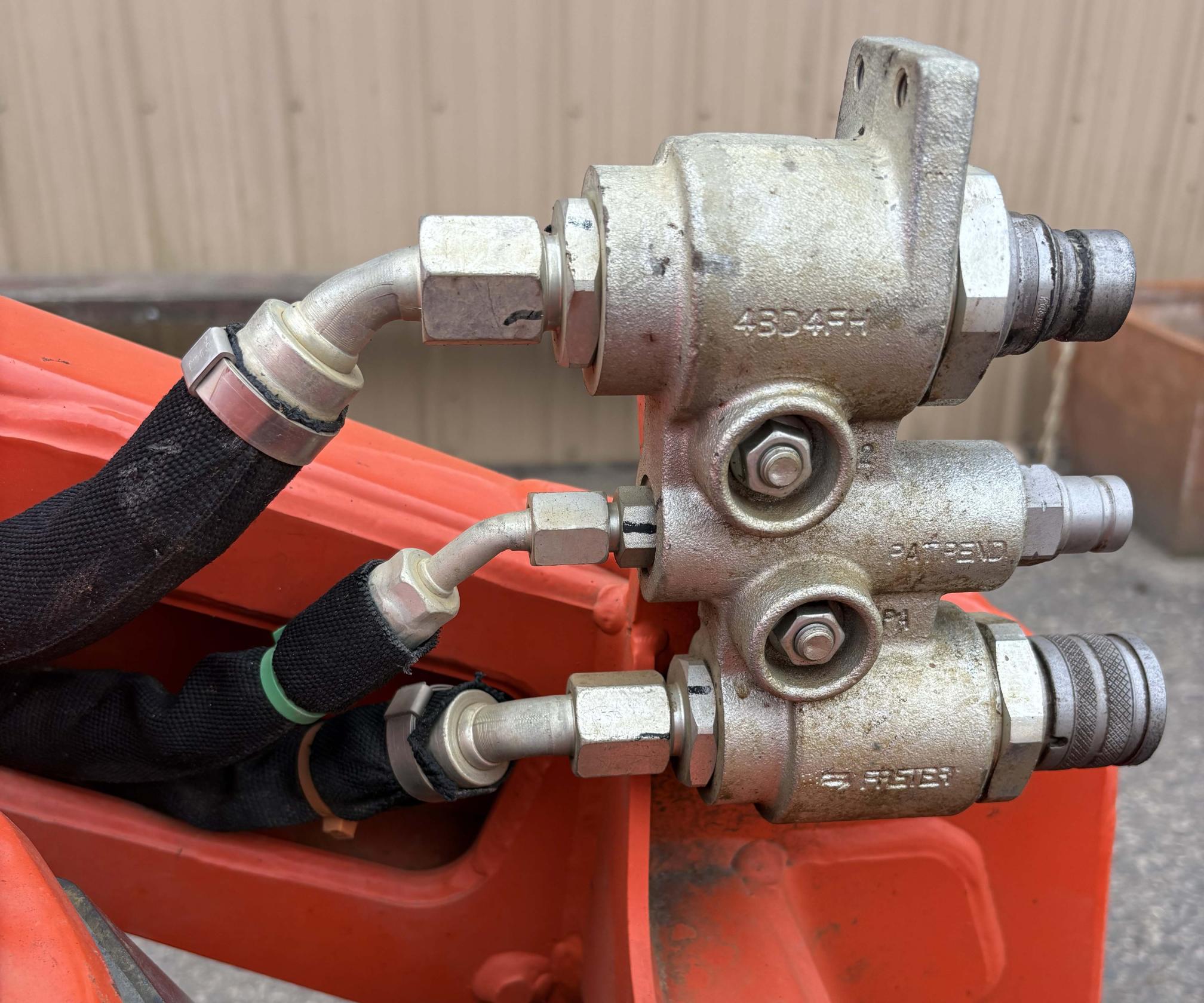 2022 KUBOTA SCL1000 - Image 11