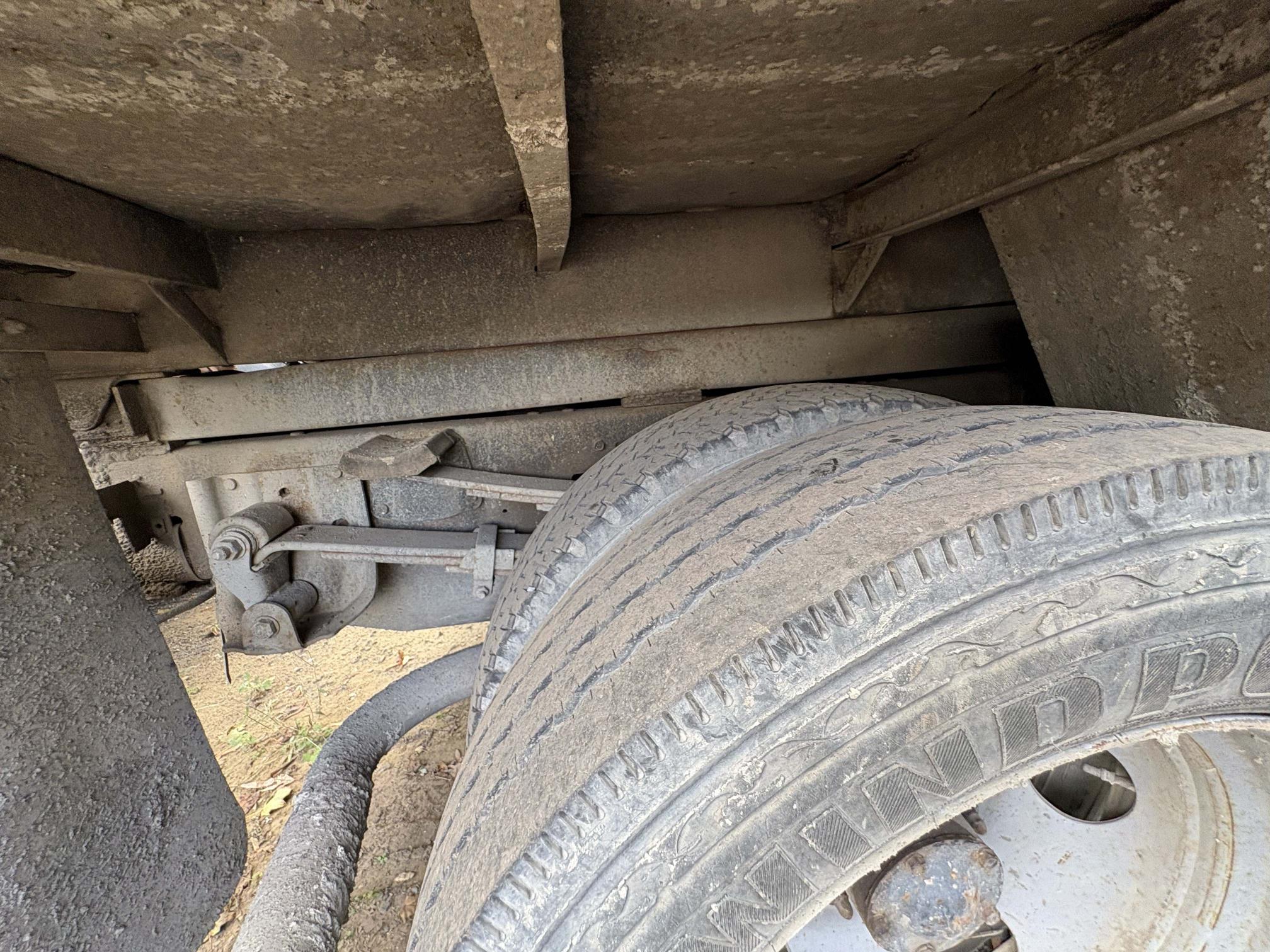 1999 CHEVROLET 3500HD Cheyenne - view 17 of 20