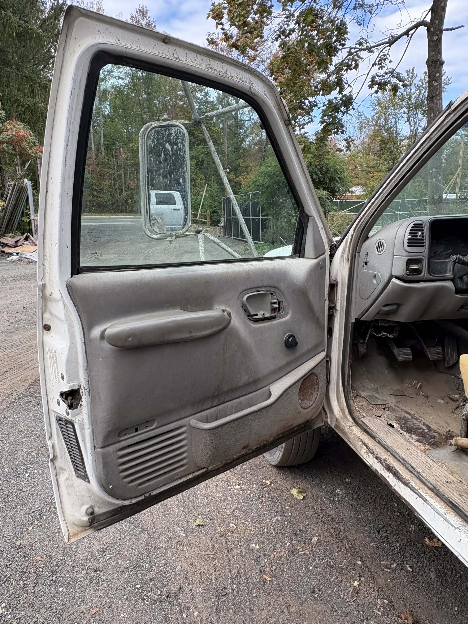 1999 CHEVROLET 3500HD Cheyenne - view 8 of 20