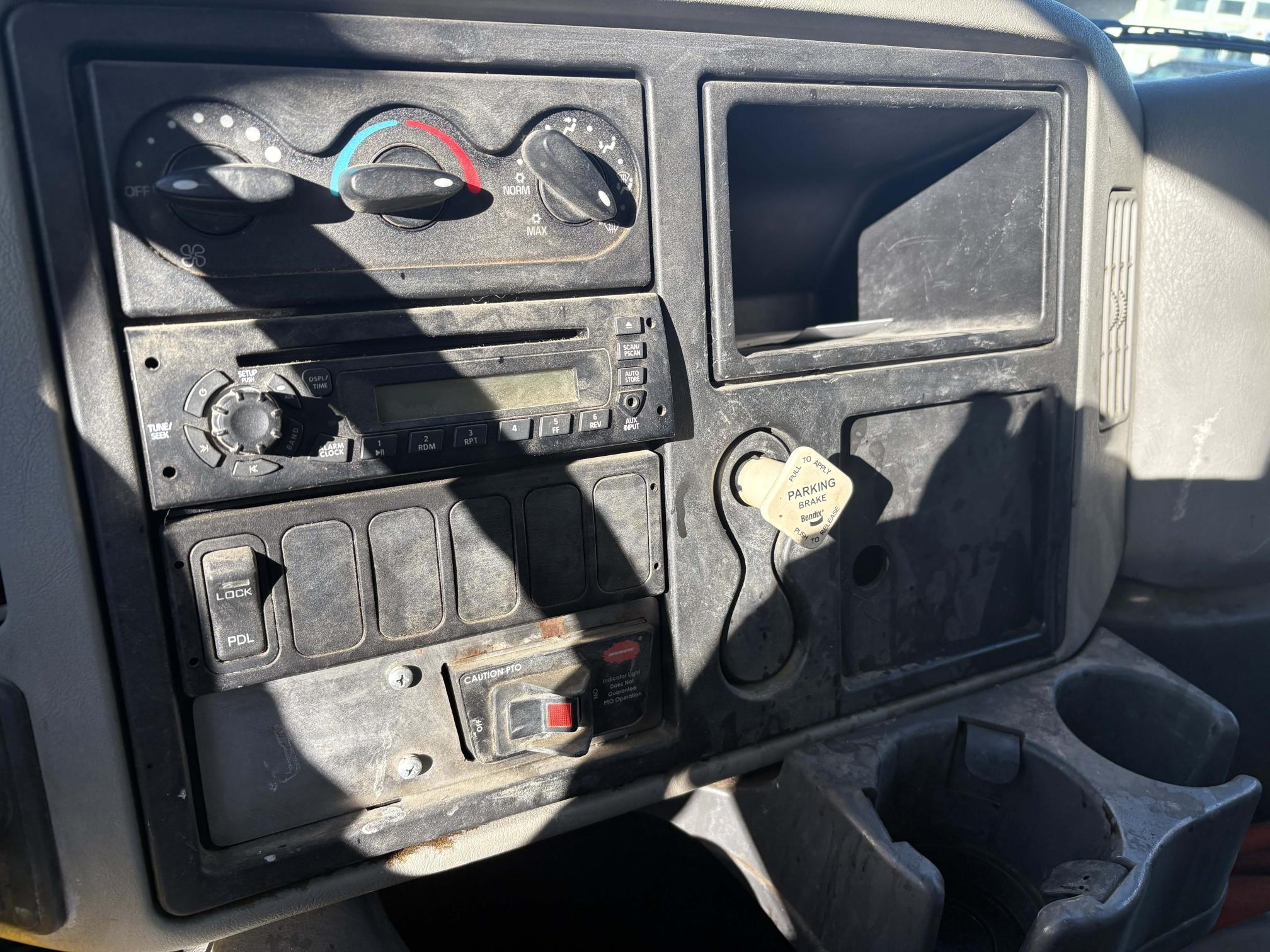 2012 INTERNATIONAL 4400 - view 17 of 18