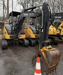 2022 DEERE 35G - Image 1