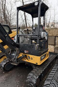 2022 DEERE 35G - Image 3