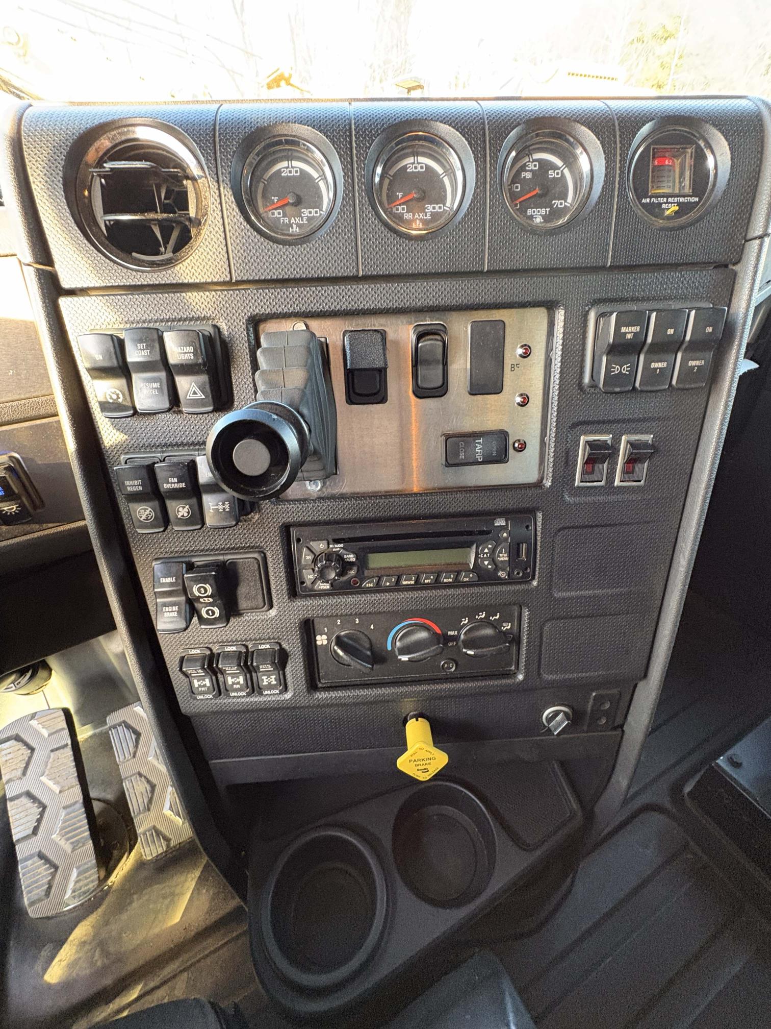 2014 CATERPILLAR CT660S - Image 11