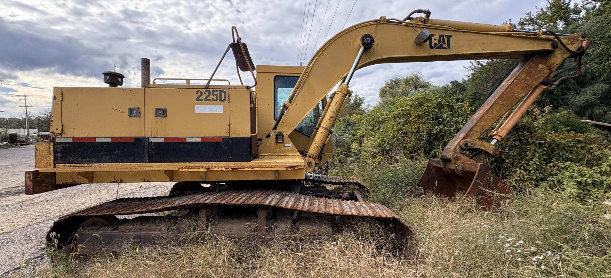1990 CATERPILLAR 225D