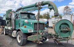 2004 PETERBILT 330 - Image 5