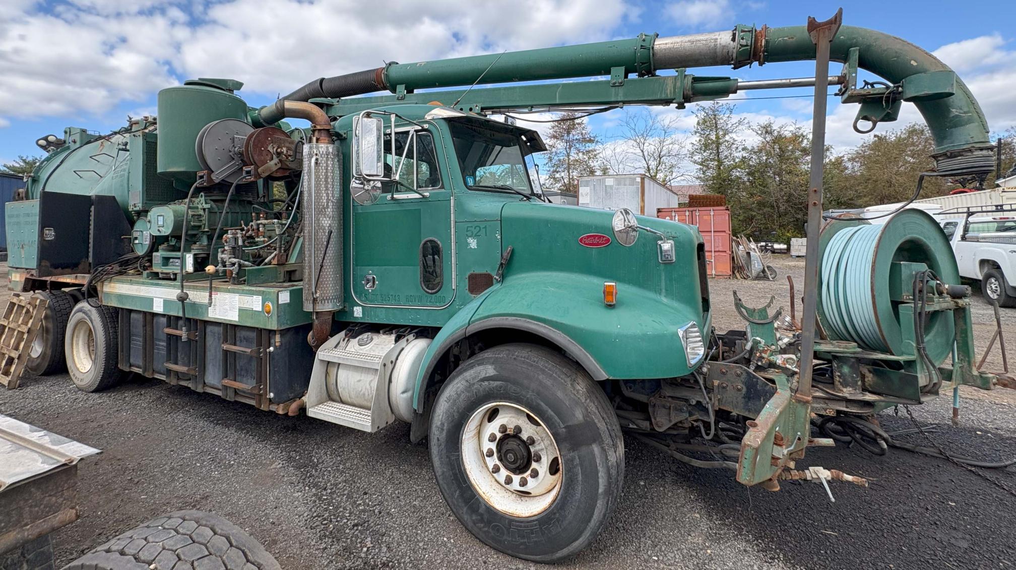 2004 PETERBILT 330 - view 6 of 15