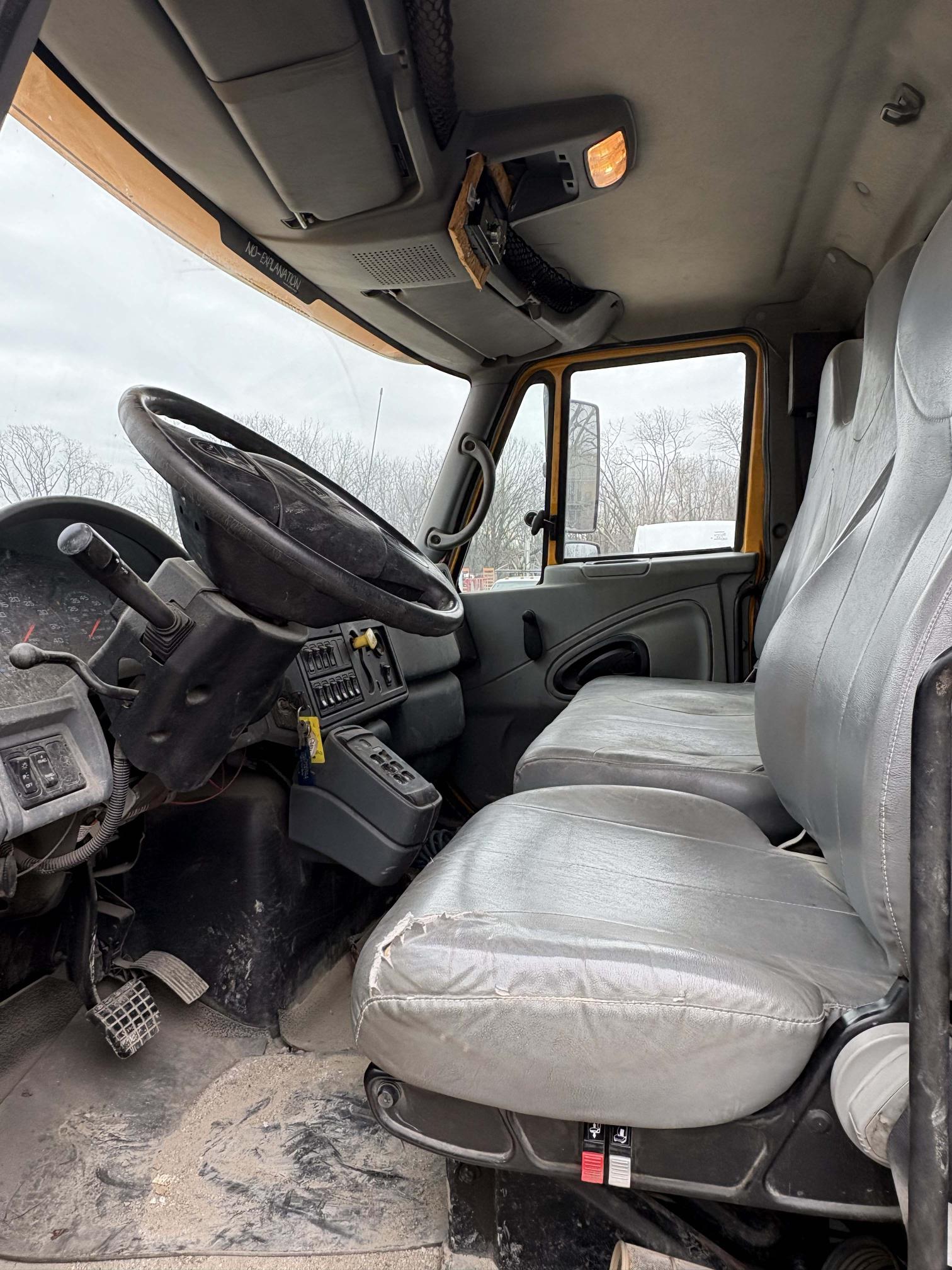 2004 INTERNATIONAL 7400 - view 10 of 26