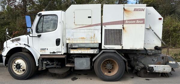 2007 ELGIN Broom Bear Series H