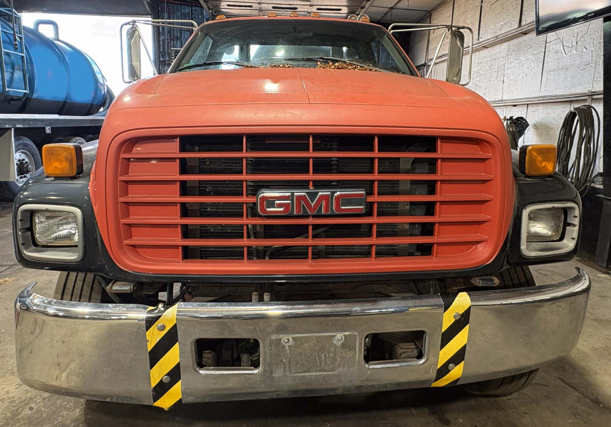 2000 GMC C6 - view 7 of 14