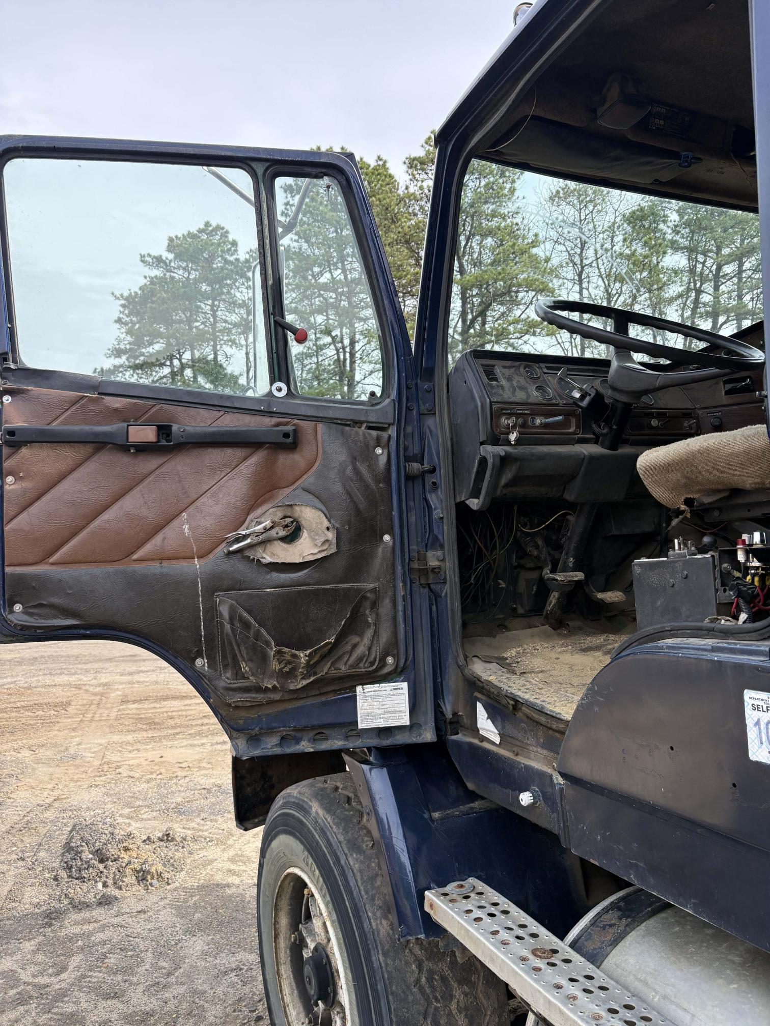 1987 FREIGHTLINER FLD120 Conventional - view 9 of 22