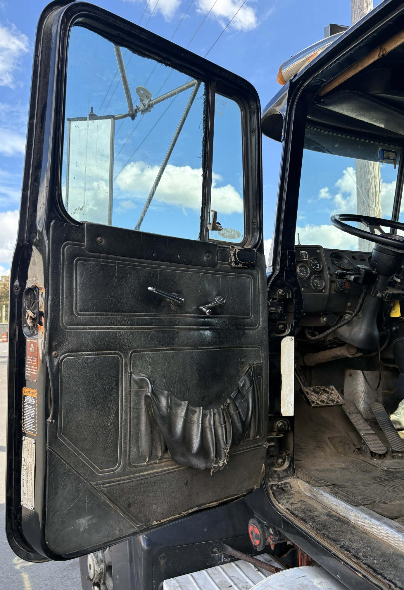 1997 MACK RD688SX - view 6 of 12