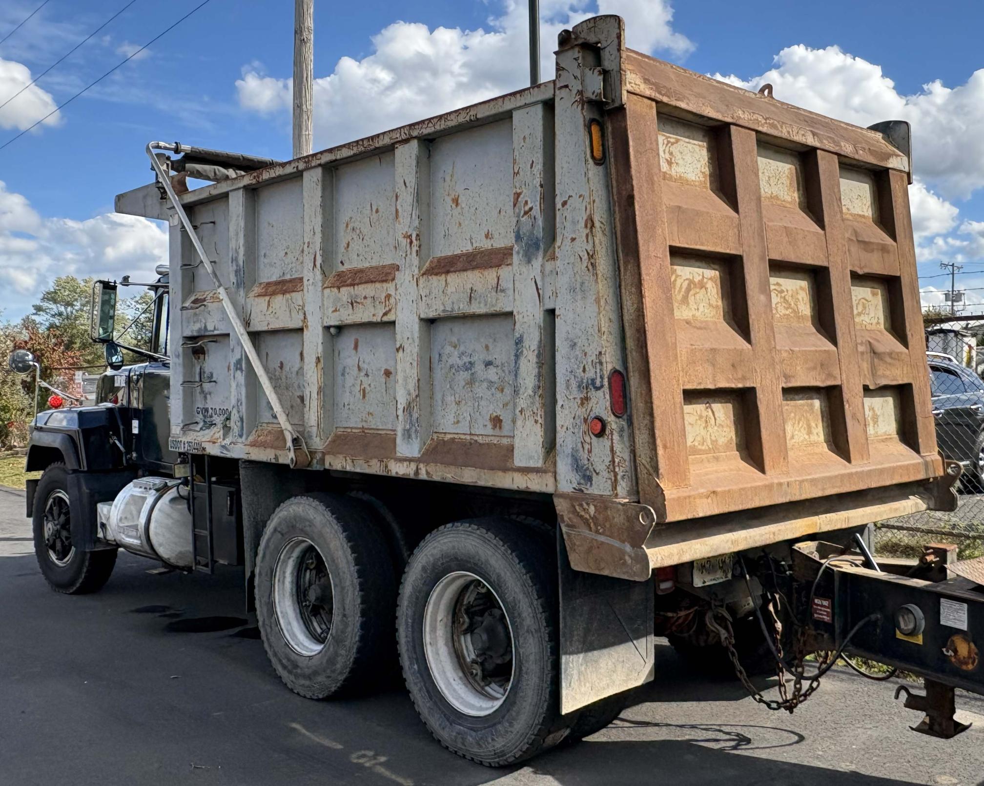 1997 MACK RD688SX - view 3 of 12