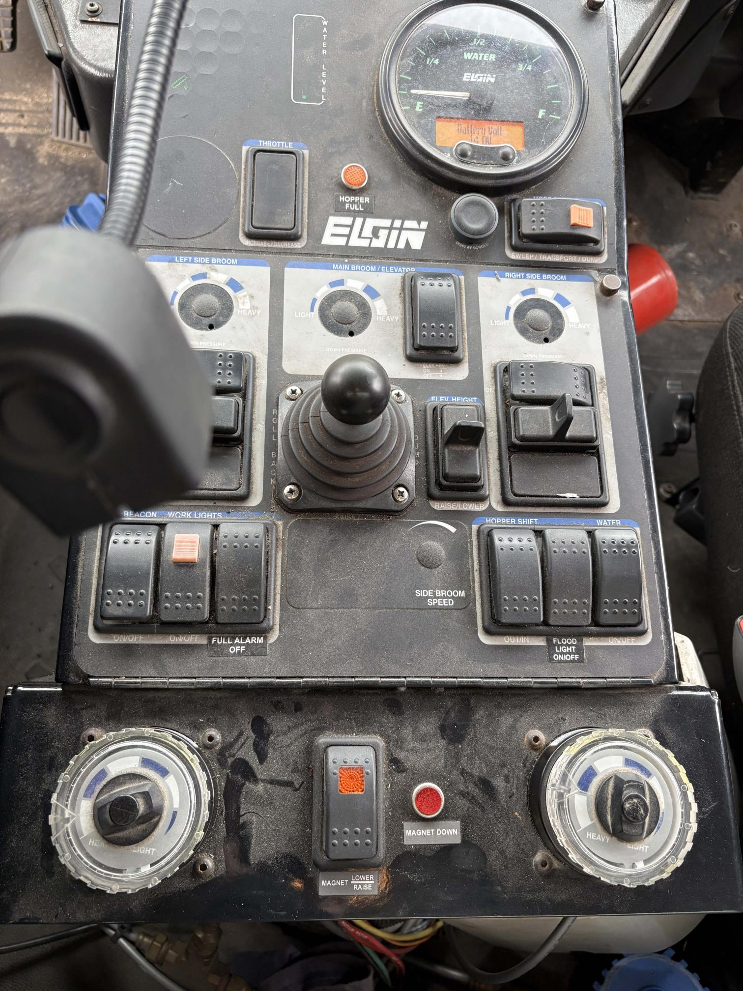 2015 ELGIN Broom Bear Series H - Image 17