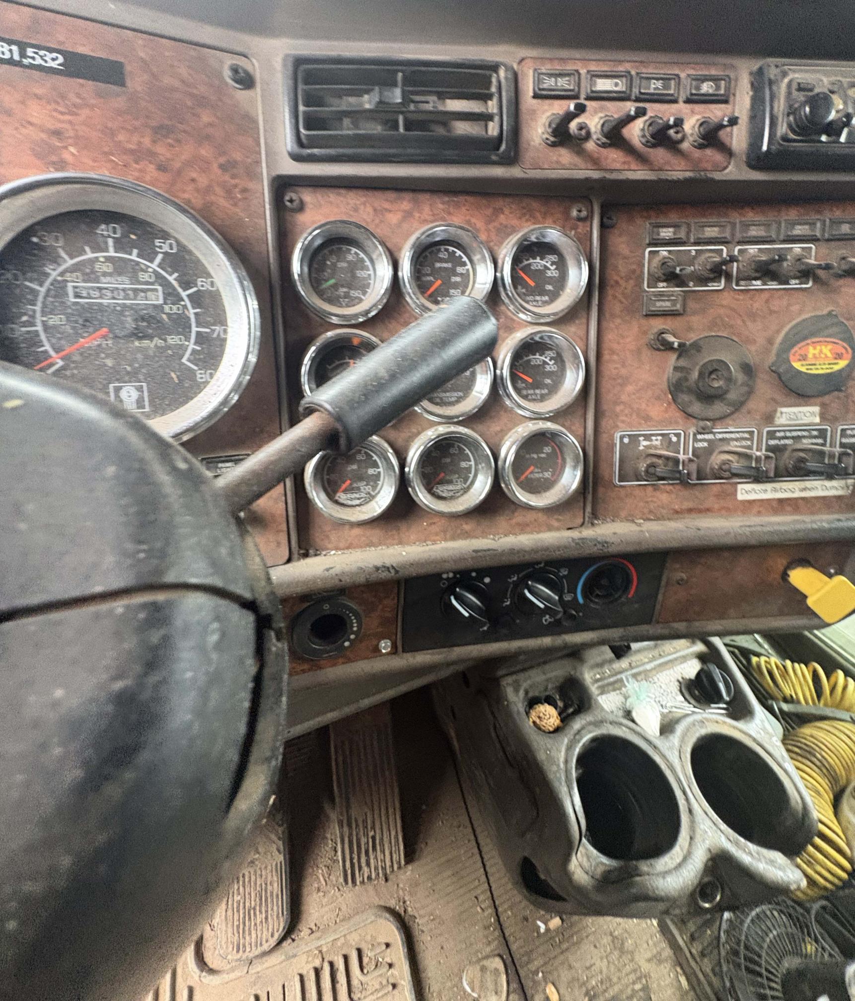 2003 KENWORTH W900 - Image 10