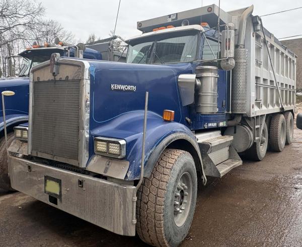 2003 KENWORTH W900