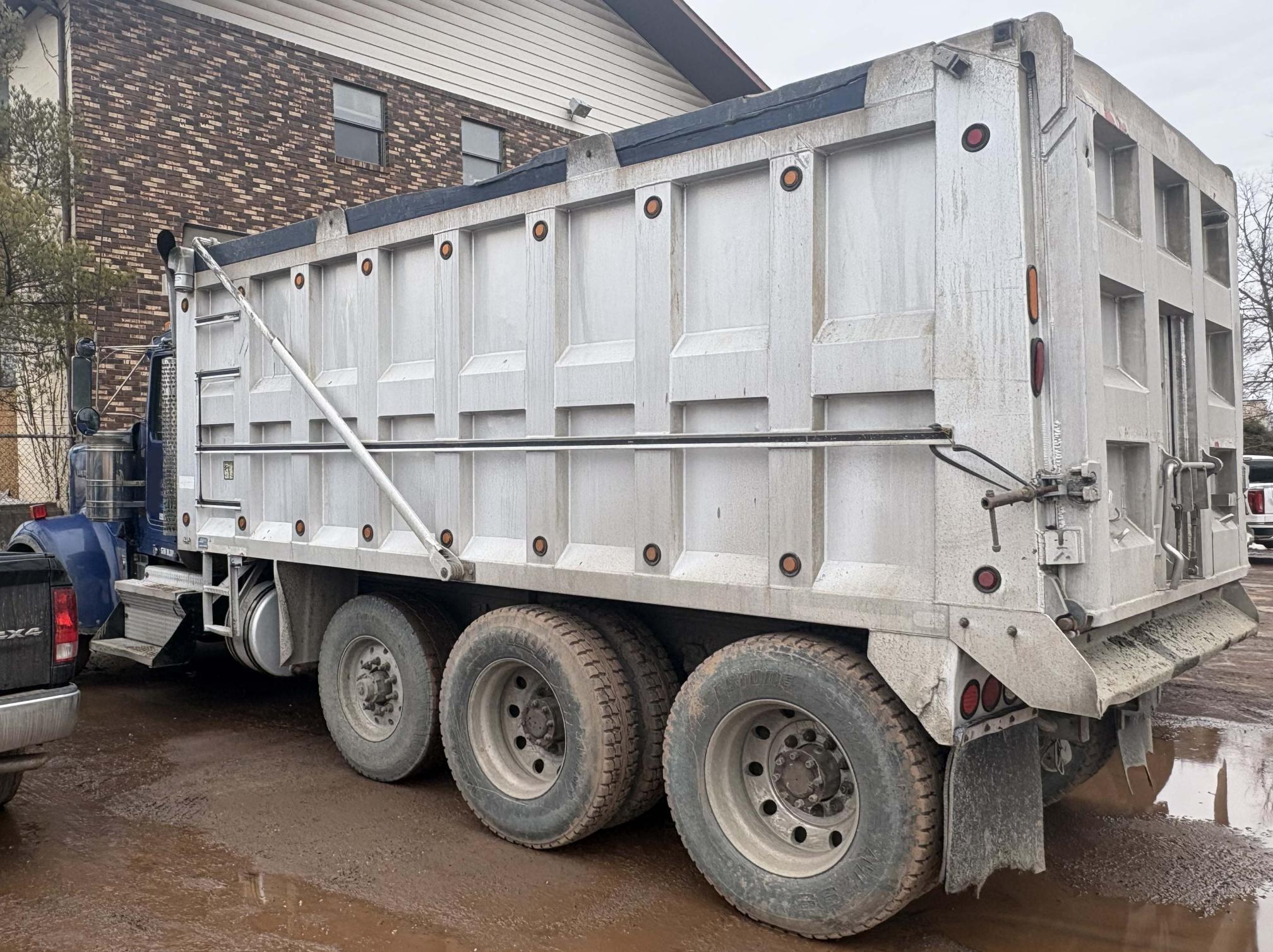 2003 KENWORTH W900 - Image 3