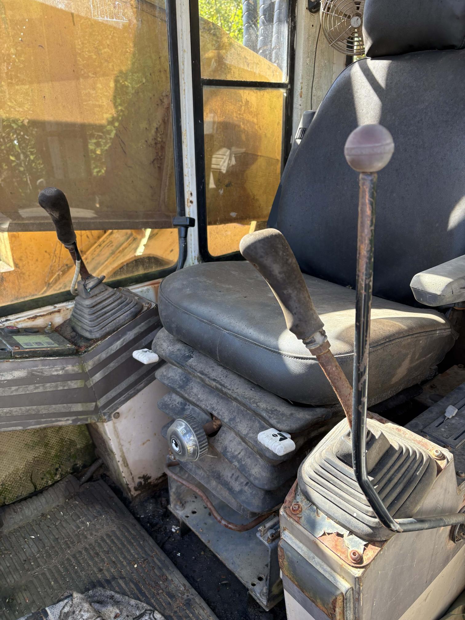 KOMATSU PC650 - view 4 of 5