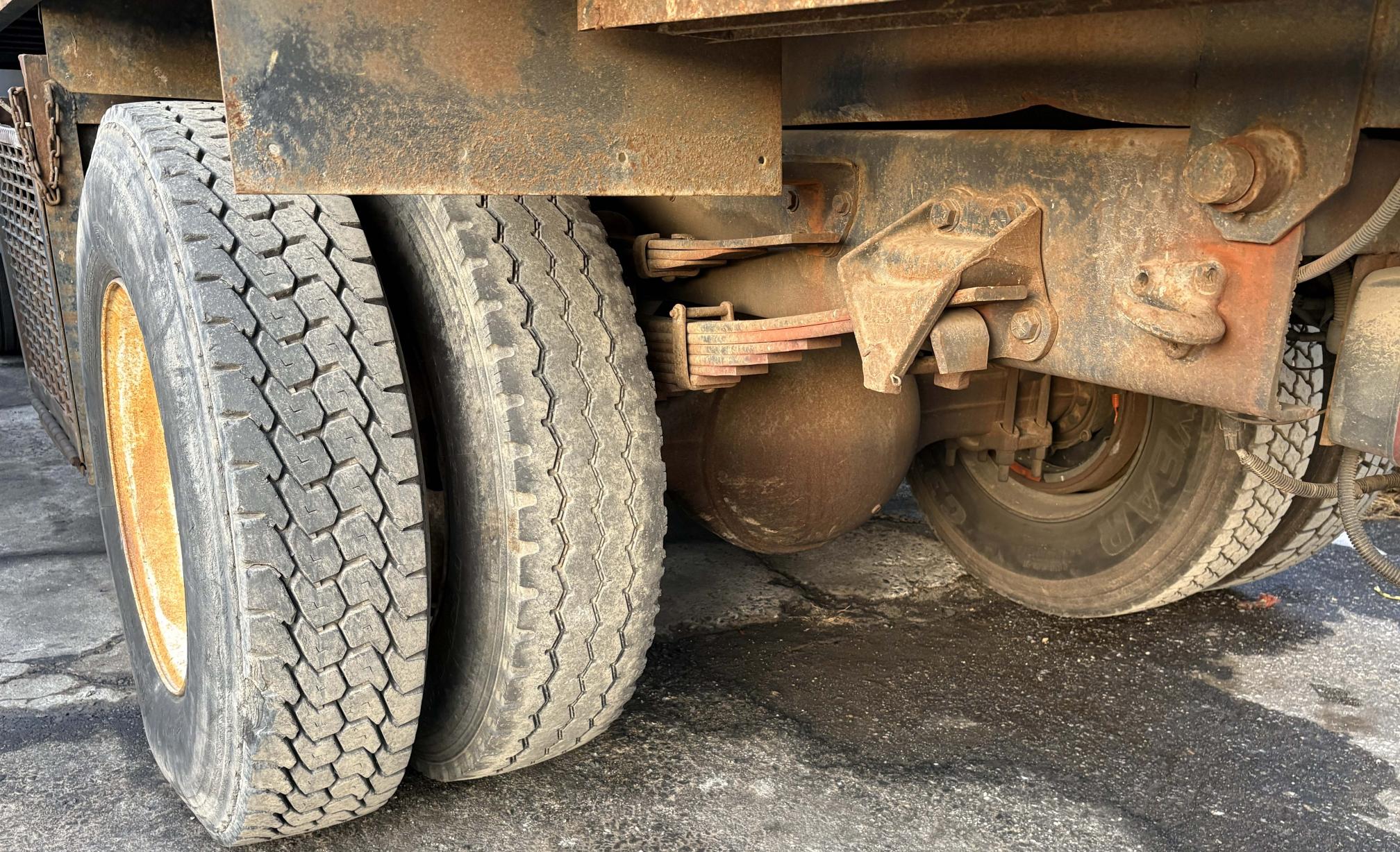 1997 FORD CF8000 - view 16 of 19