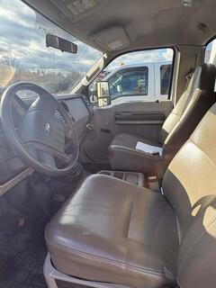 2008 FORD F-550 - Image 8