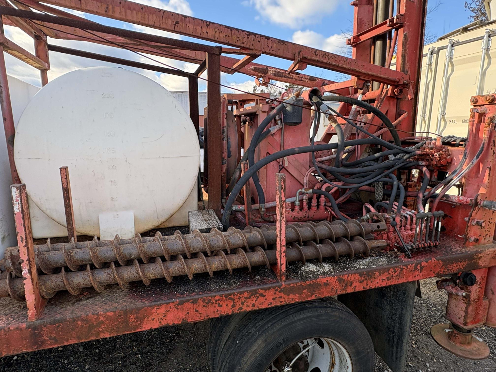 2008 FORD F-550 - view 14 of 21