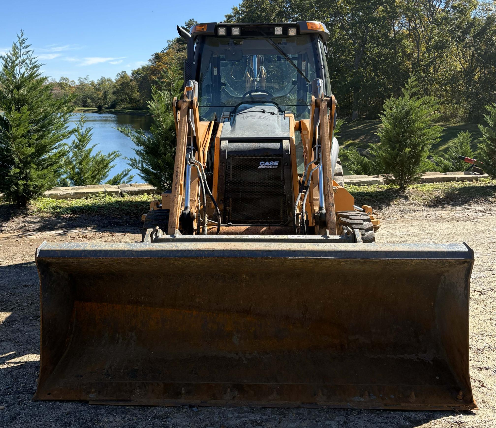 2014 CASE 580 Super N - view 2 of 26