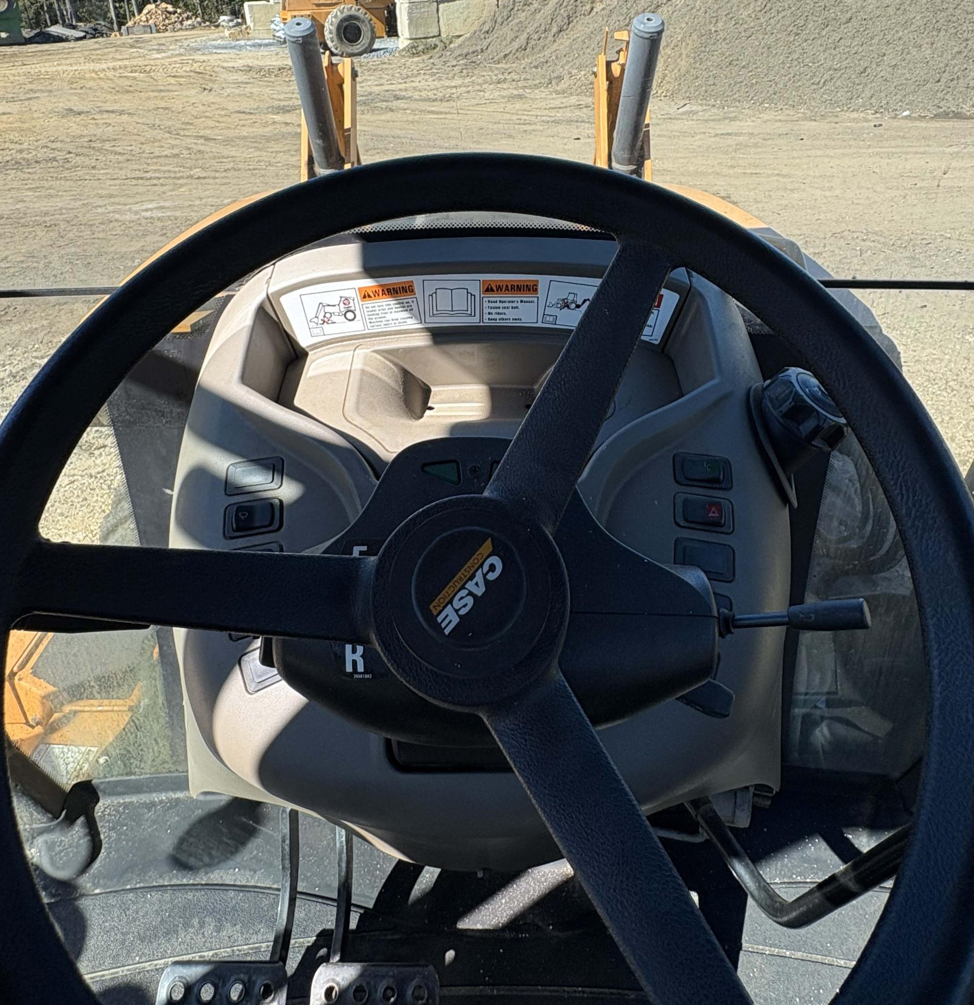 2014 CASE 580 Super N - view 12 of 26