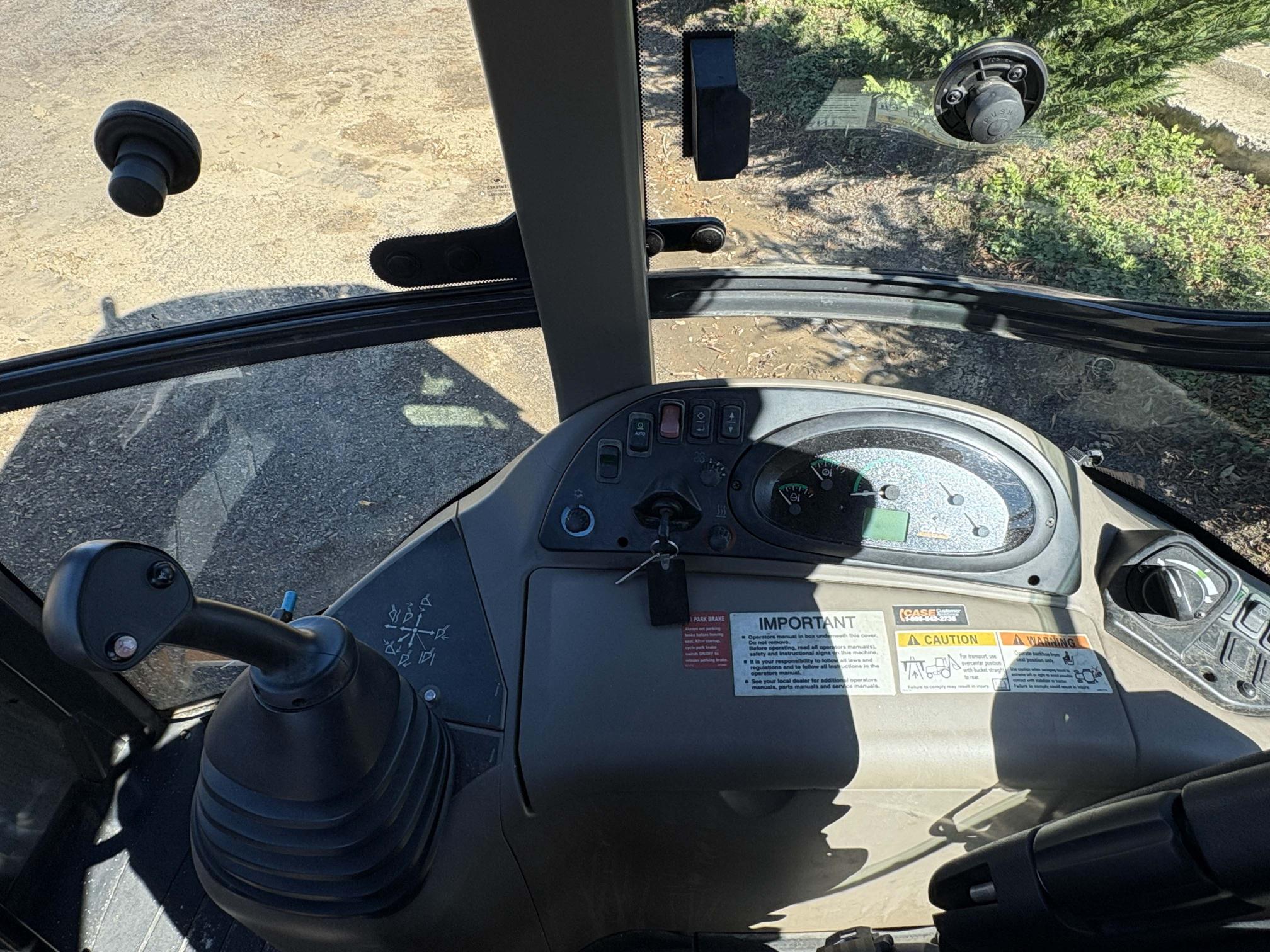 2014 CASE 580 Super N - view 13 of 26