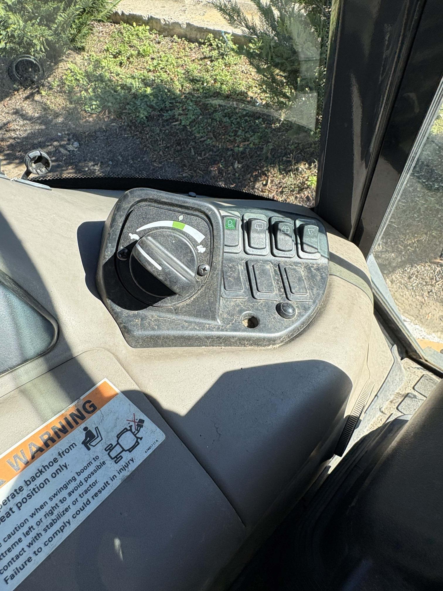 2014 CASE 580 Super N - view 19 of 26