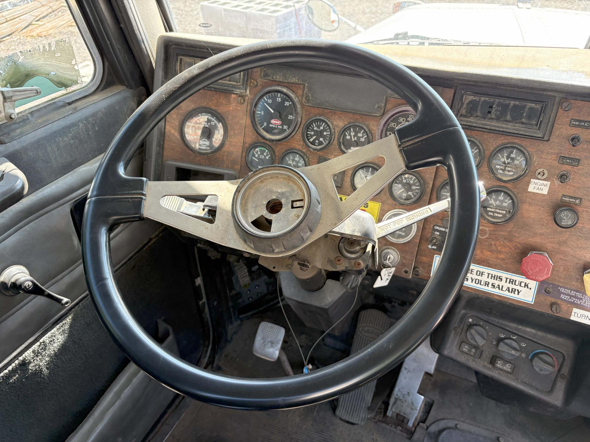 1999 PETERBILT 378 - view 13 of 15