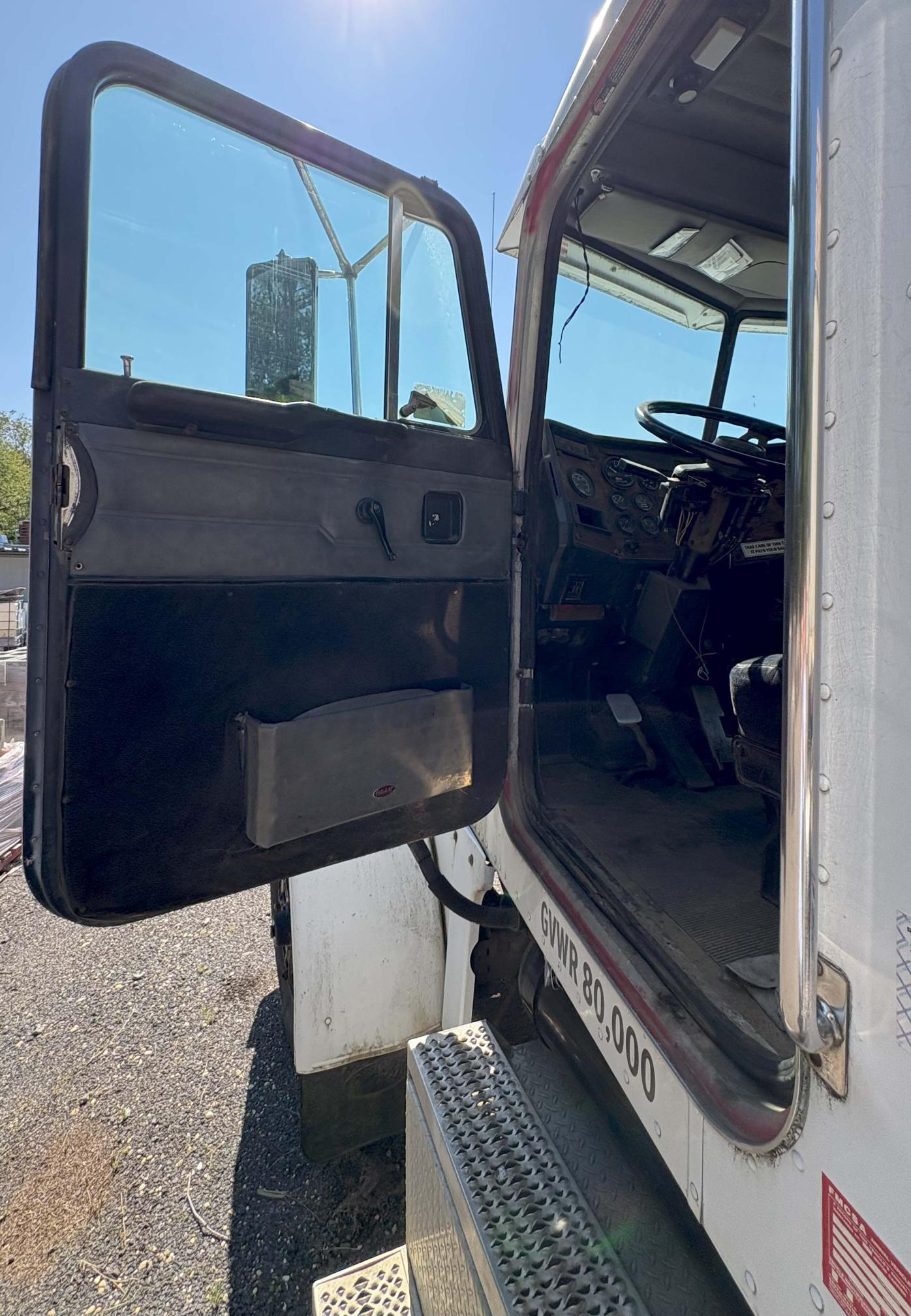 1999 PETERBILT 378 - view 9 of 15