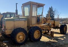 1976 DEERE 570A - Image 4
