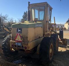 1976 DEERE 570A - Image 3