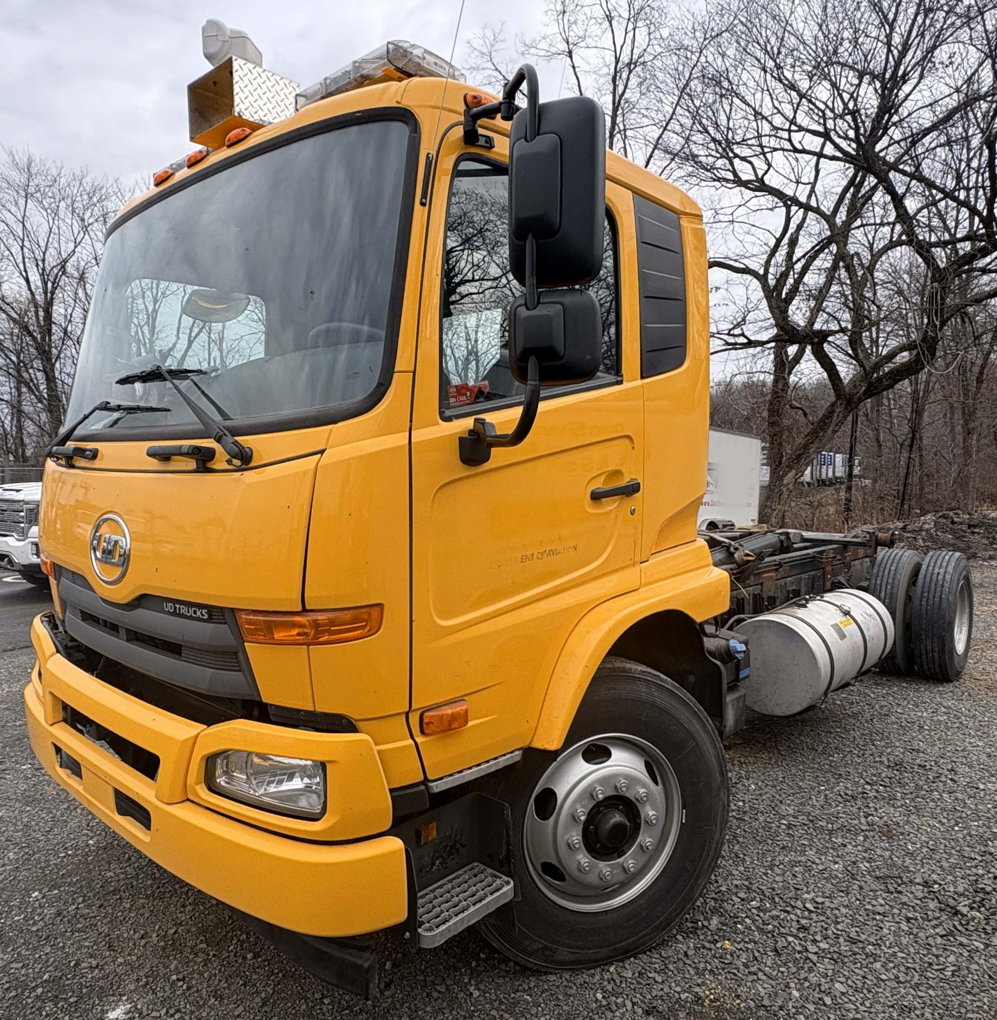 2013 UD 3300 - Image 6