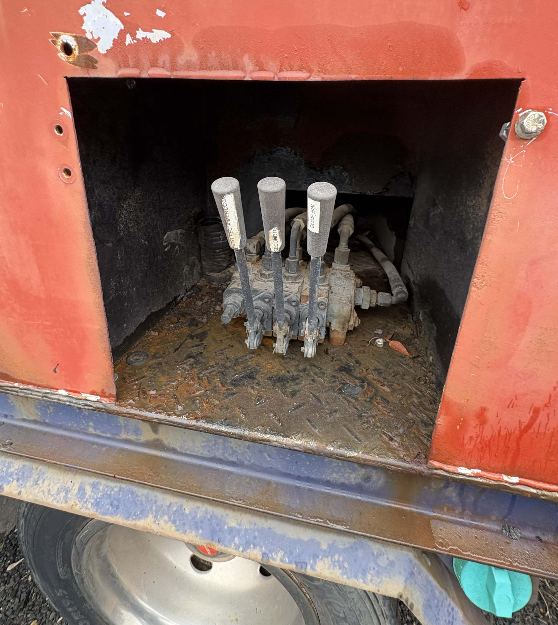 2007 ISUZU NRR - view 13 of 23