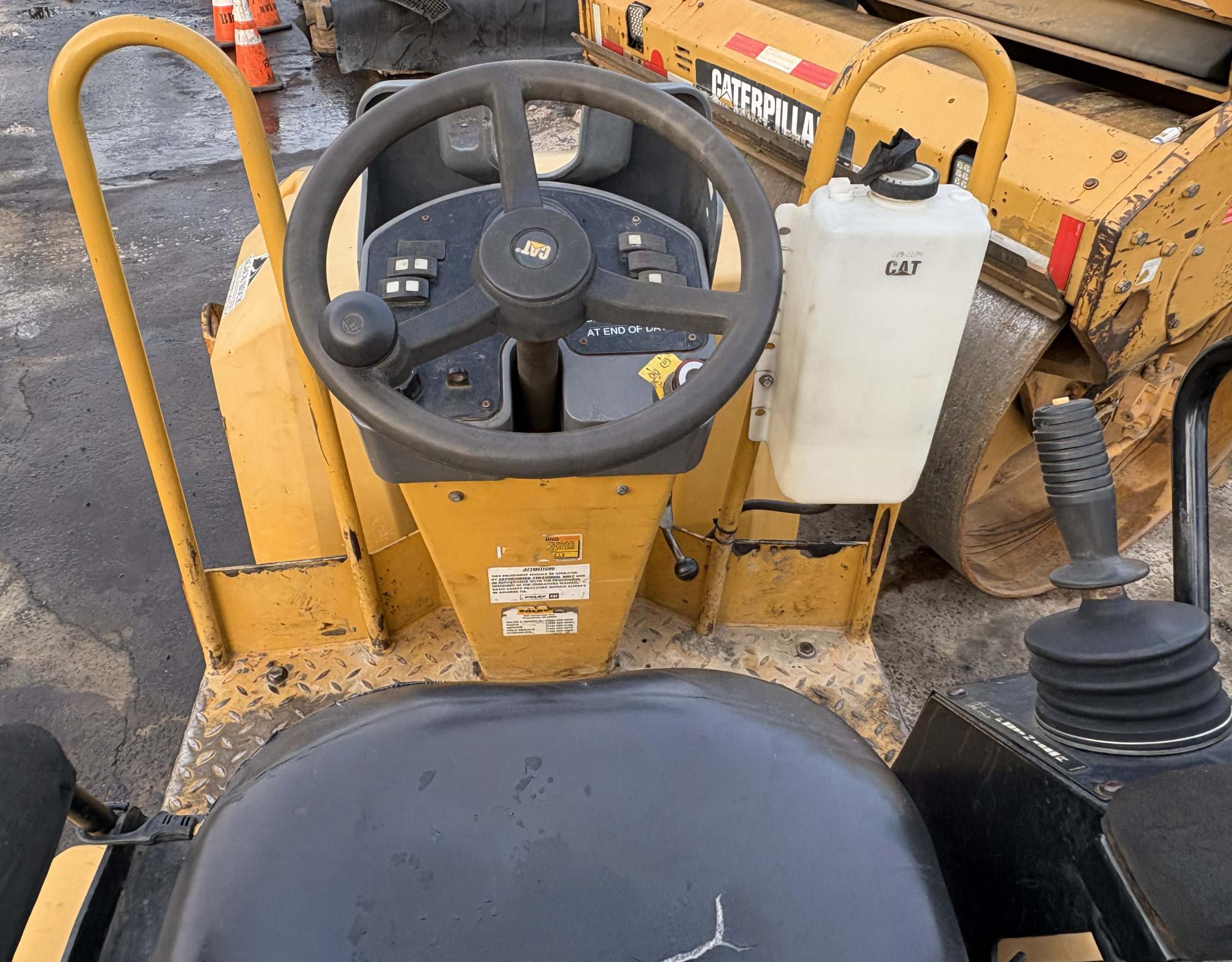 2013 CATERPILLAR CB24XT - Image 7