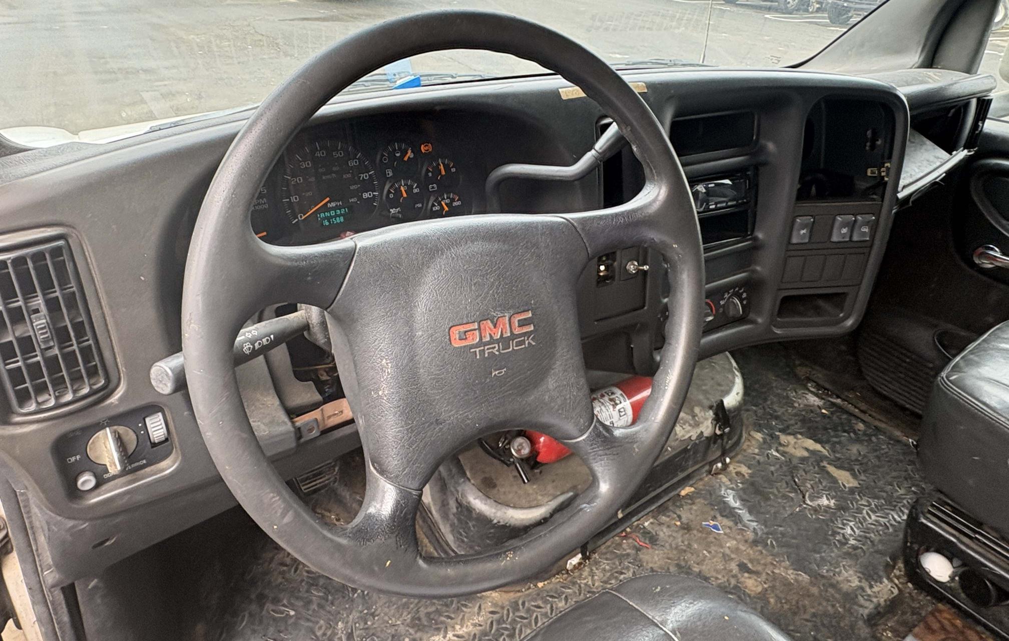 2003 GMC C4500 - Image 10