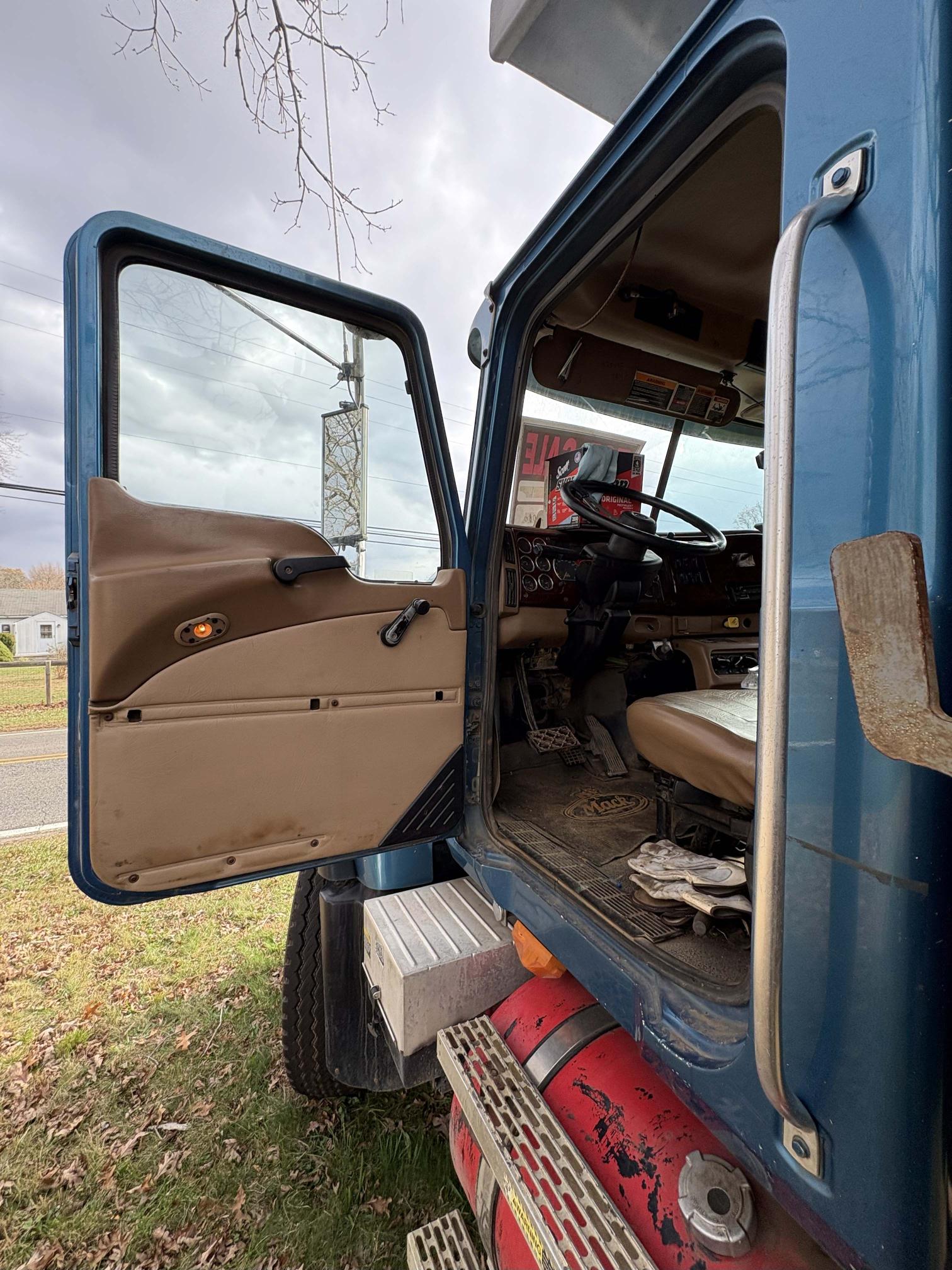 2006 MACK Granite CV713 - Image 9